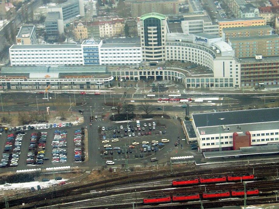 Pückler Passage und Bahnhof