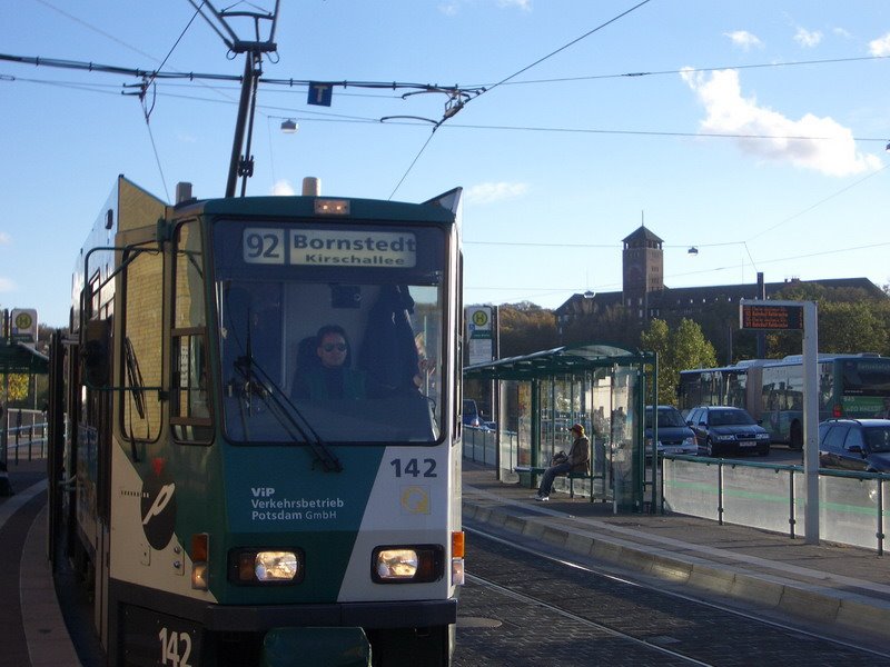 Potsdam, Tram am Hauptbahnhof und Landtag auf dem Brauhausberg