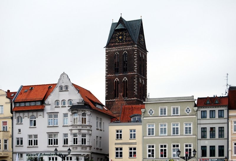 Wismar - Blick auf den St.- Marien Kirchturm