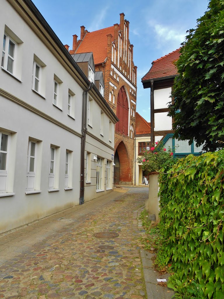 Teterow - Blick zum Rostocker Tor
