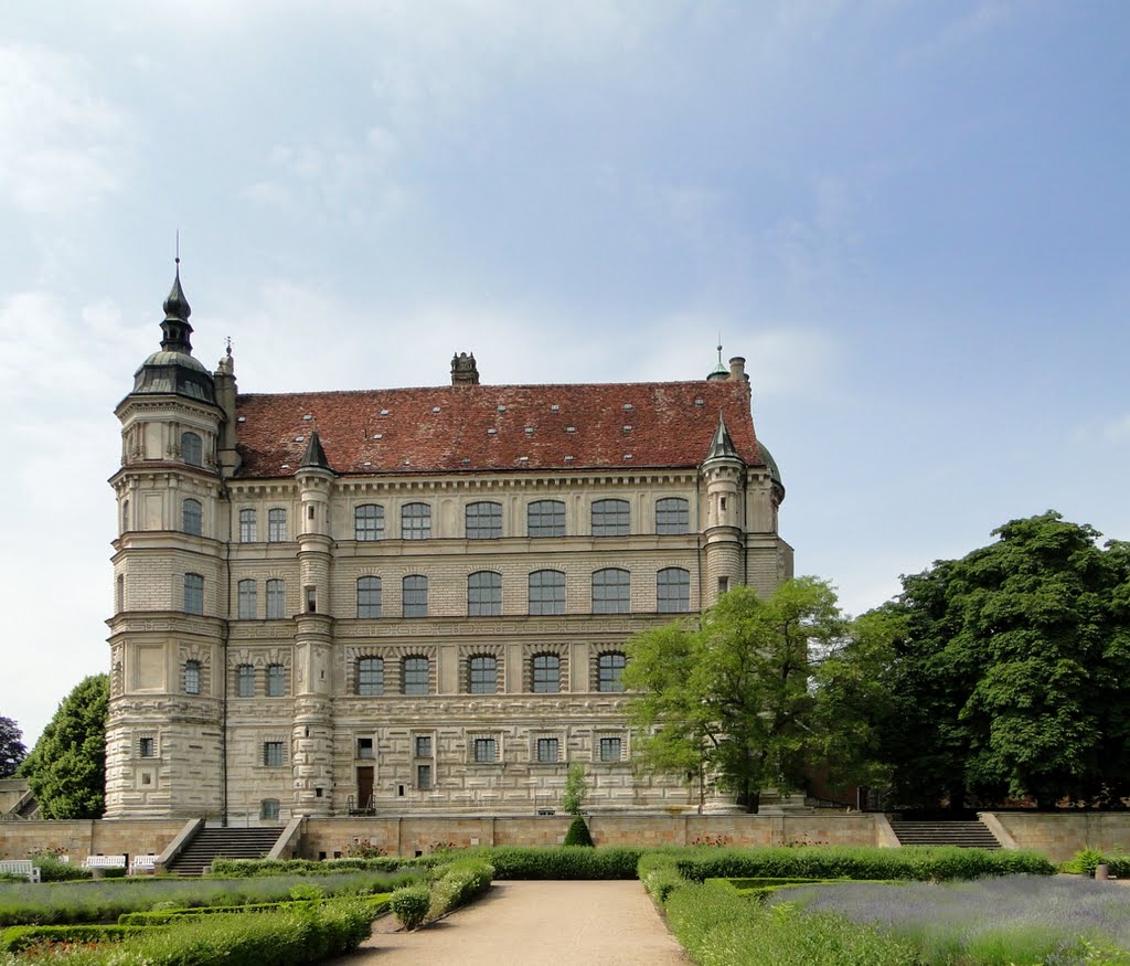 Güstrow Schloss Blick vom Garten  -  by R©my
