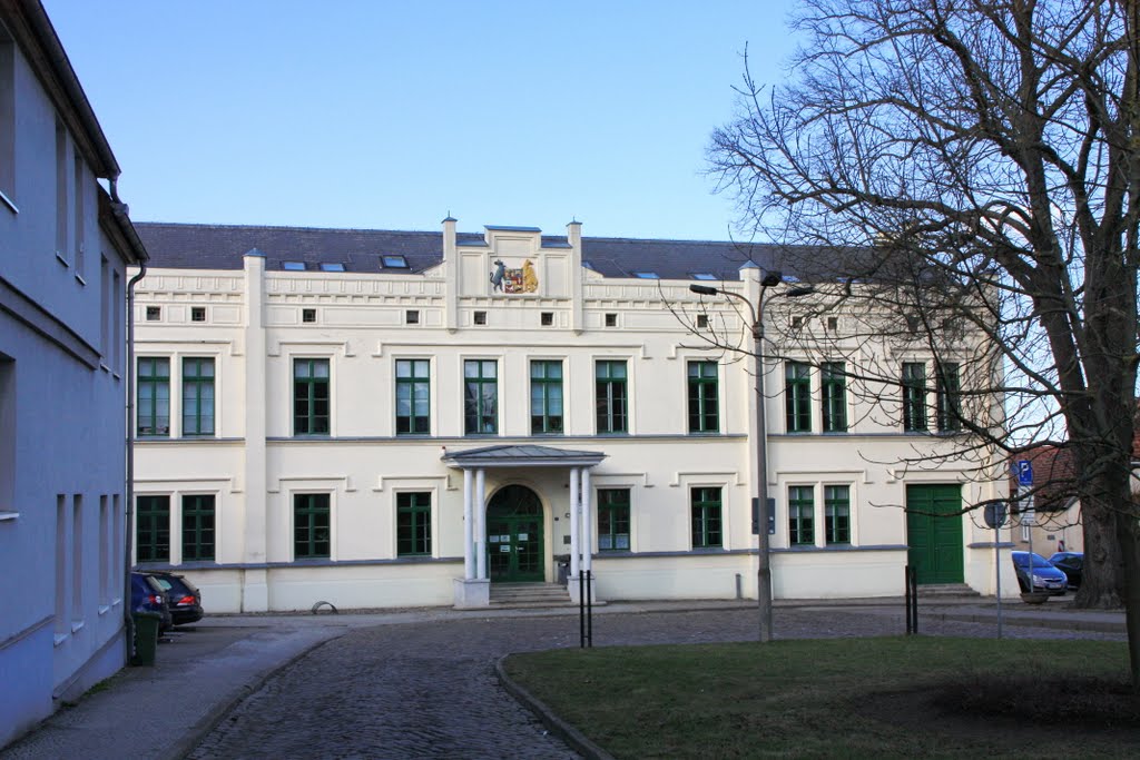 Güstrow: Finanzamt am Klosterhof
