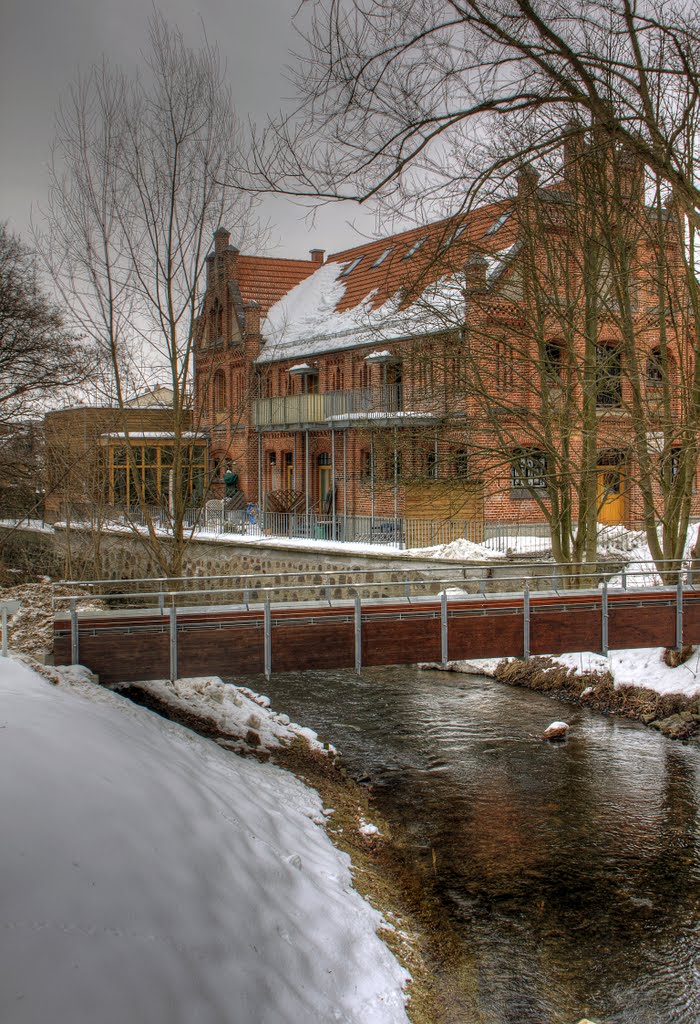 Riverside-House