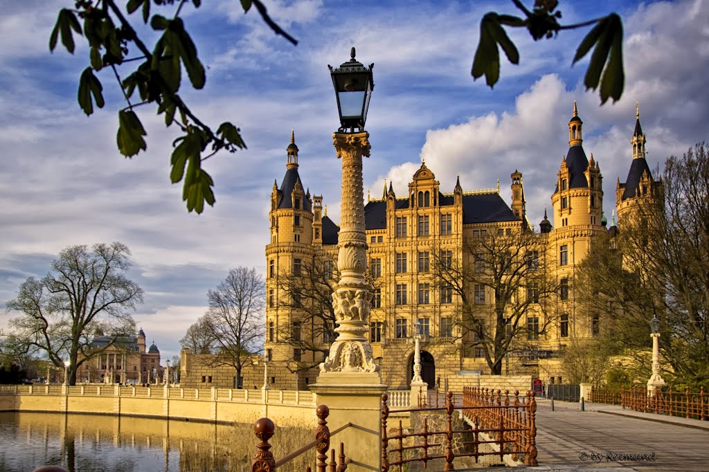 Schwerin - das Schloss in der Abendsonne