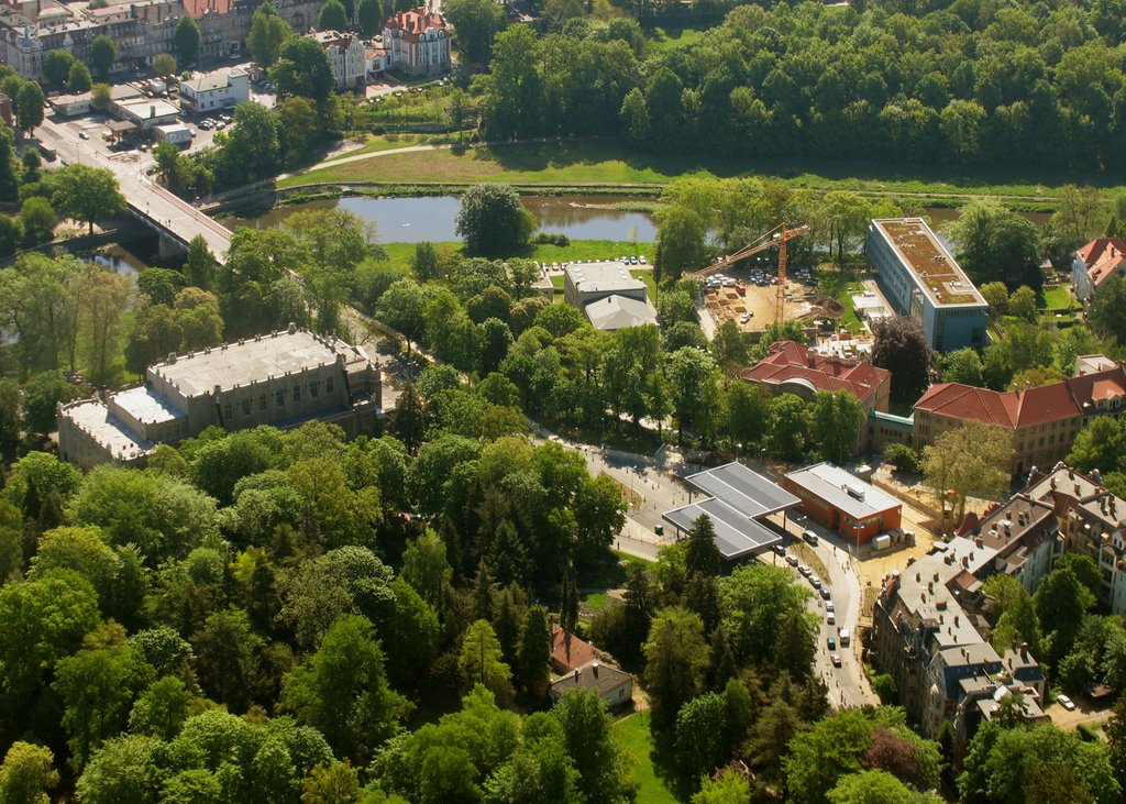 Stadthalle und Grenzübergang