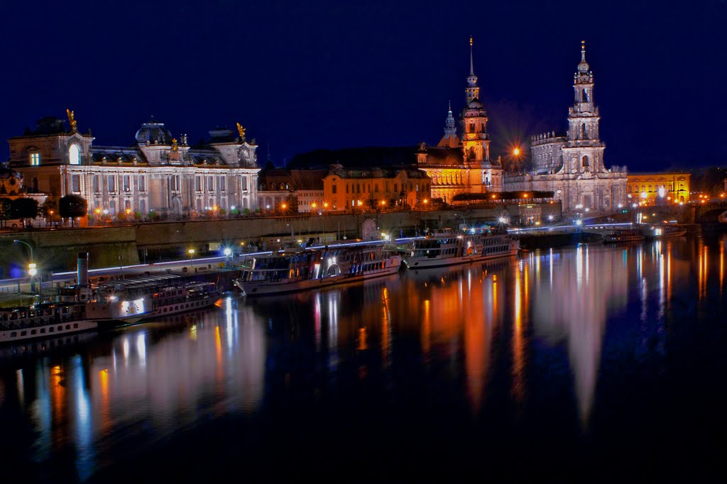 Lichter der Stadt. / Lights of the city.