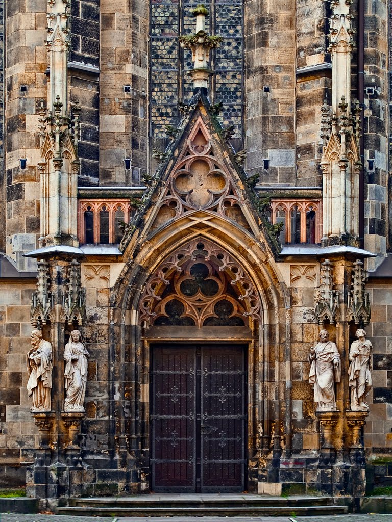 Das Portal der Thomaskirche in Leipzig.
