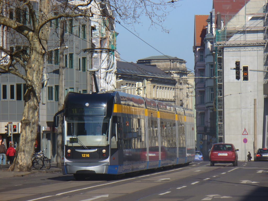 Peterssteinweg mit Straßenbahn