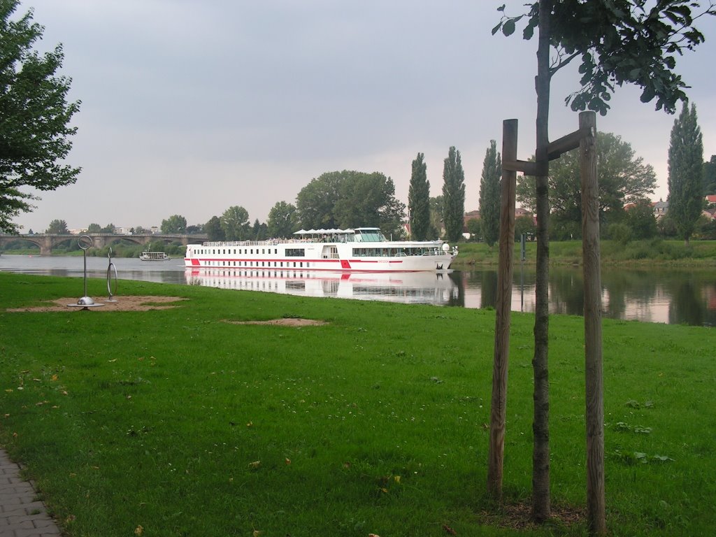 The Steamboat DRESDEN on the Elbe