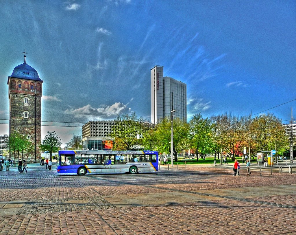Chemnitz - City mit Roter Turm, Stadthalle und Hotel "Mercure"-DRI-Format