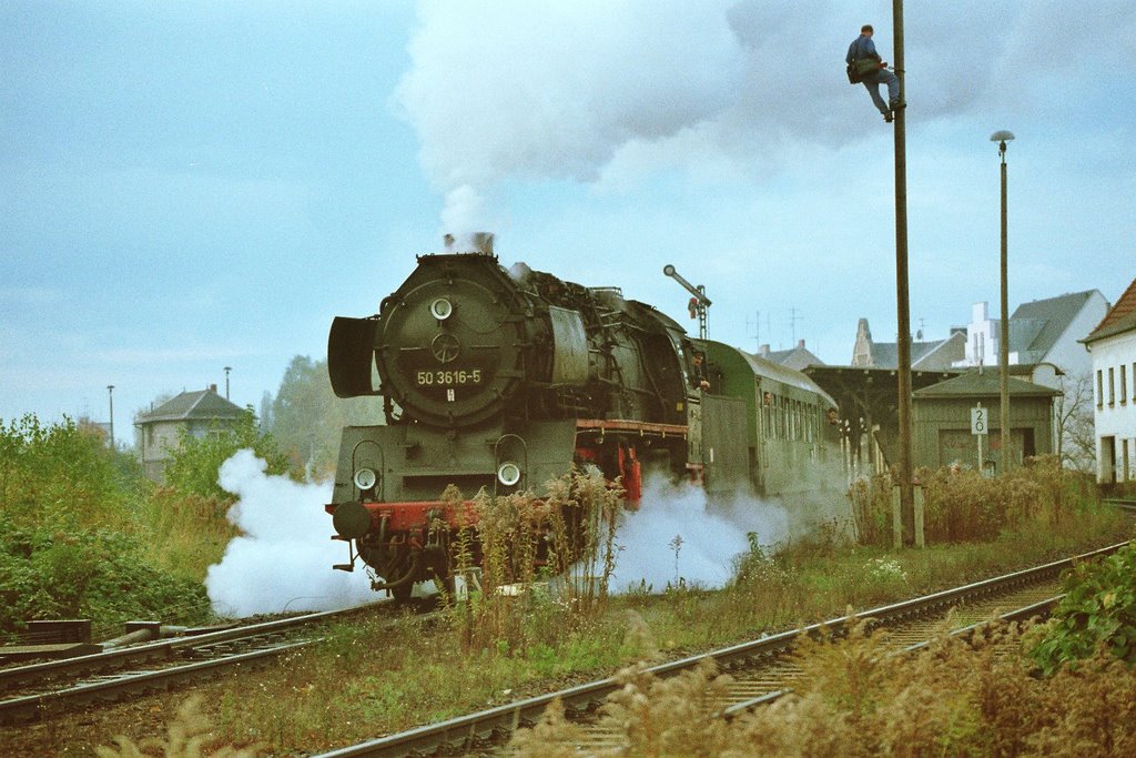 Ausfahrt der BR 50 aus dem Bahnhof Chemnitz-Süd