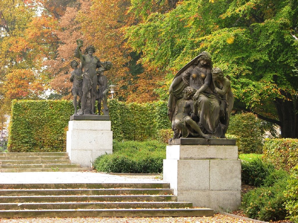Schillingsche Figuren: Nacht (vorn) und Mittag