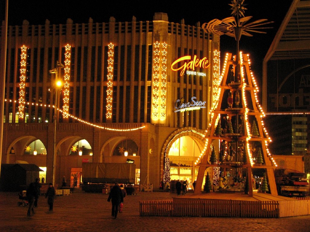 Weihnachtspyramide auf dem Markt