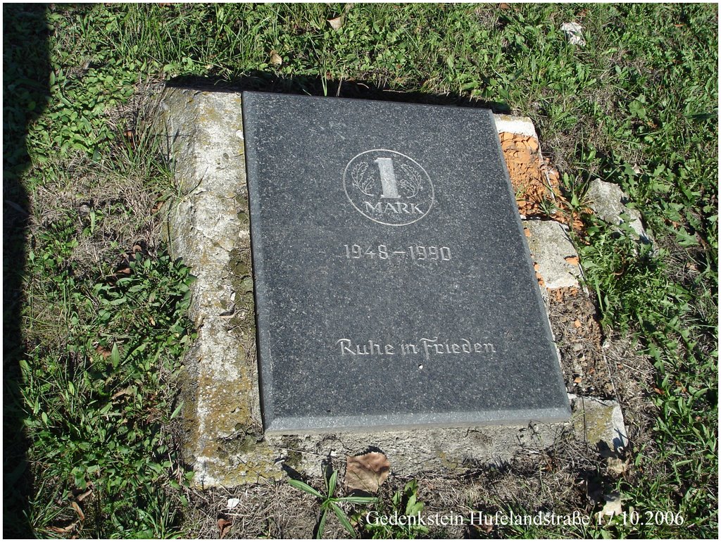 Gedenkstein zur Alu Mark der DDR