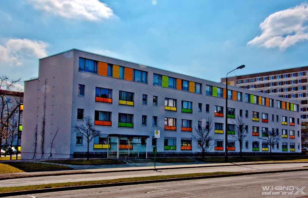 Modernisierter  Plattenbau (3)