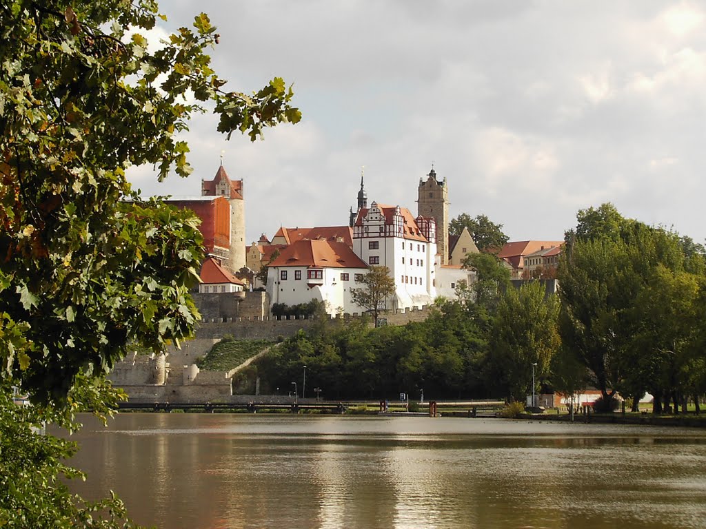 Schloss Bernburg über der Saale