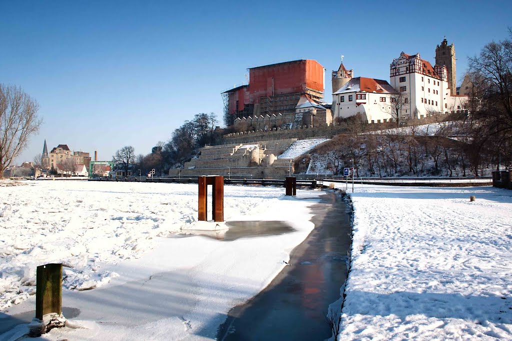 Gefrorene Saale und Schloß Bernburg