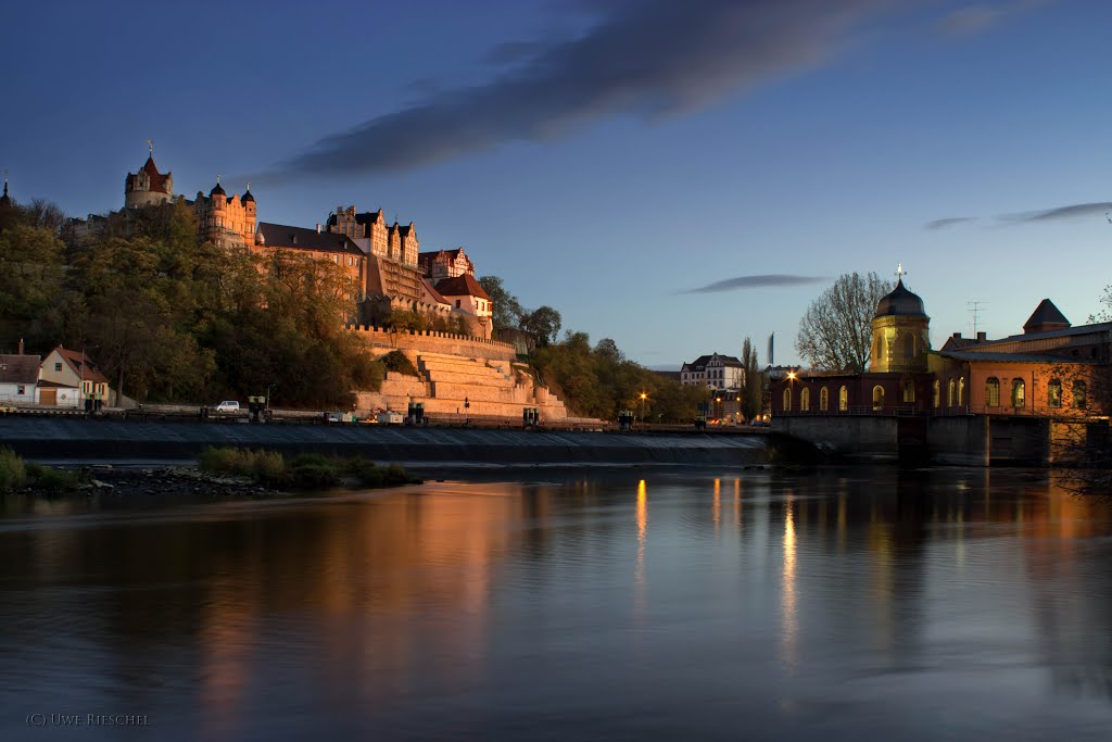 Schloss Bernburg und Wasserwerk zur hellblauen Stunde...
