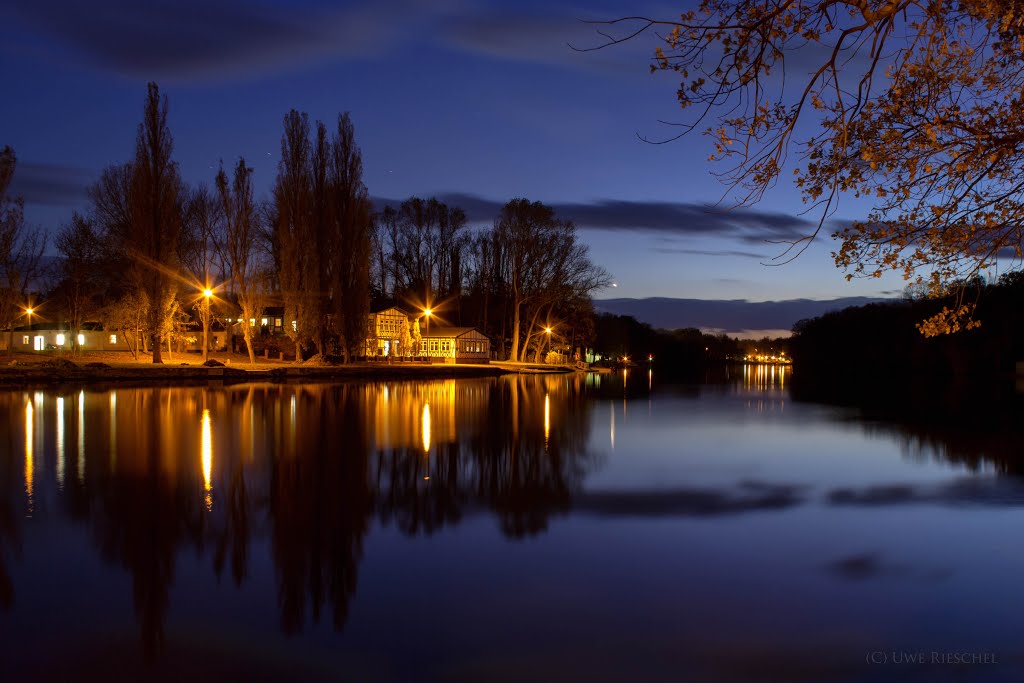 Blick über die Saale, zur blauen Stunde