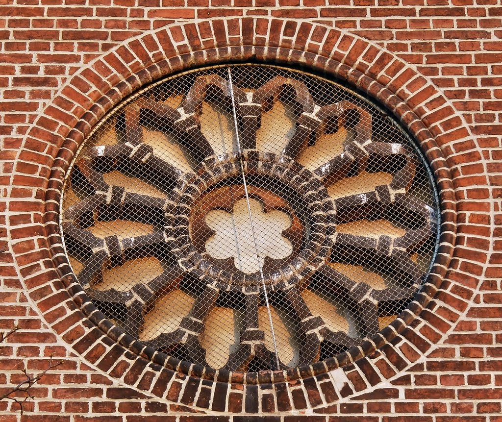 Rotbackstein-Rosette, Kirche, Weißenfels