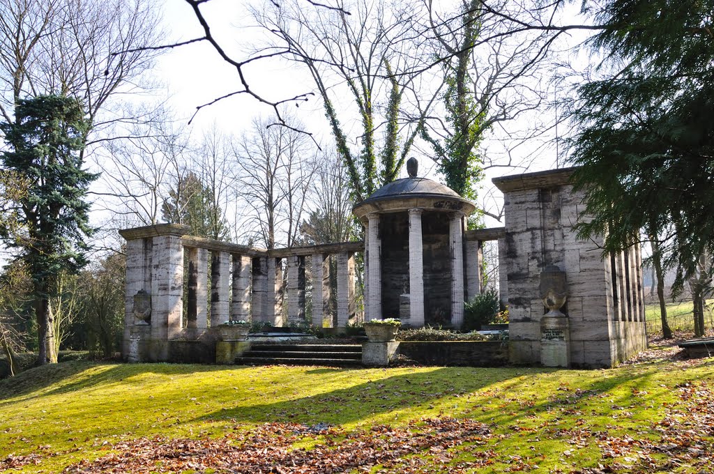 Friedhof Weißenfels, Familiengrab Dietrich [2011]