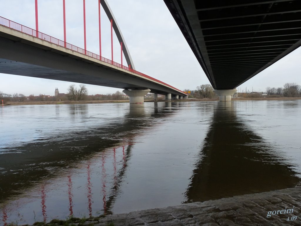 Unterbrückenschattenspiel