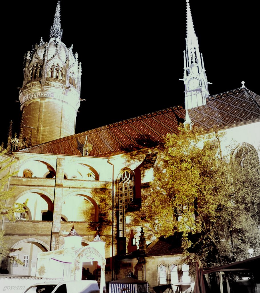 Schloßhof am Abend