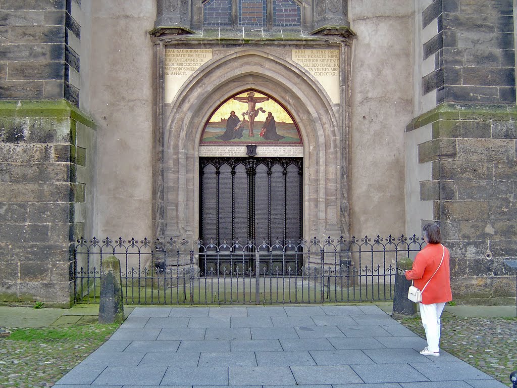 Thesentür an der Schlosskirche Allerheiligen, KE