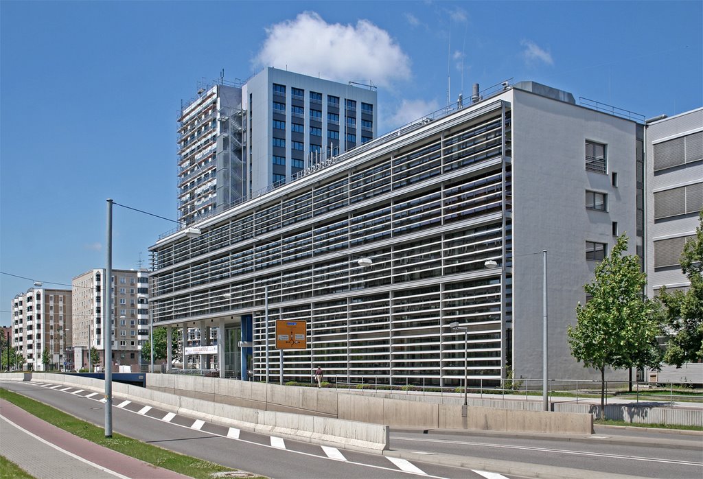 Magdeburg - Institut Elektrotechnik der Otto von Guericke Universität/BKSP Architekten