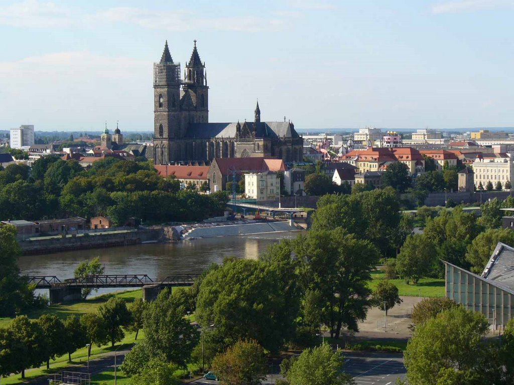 Magdeburger Dom vom Aussichtsturm im Rotehornpark