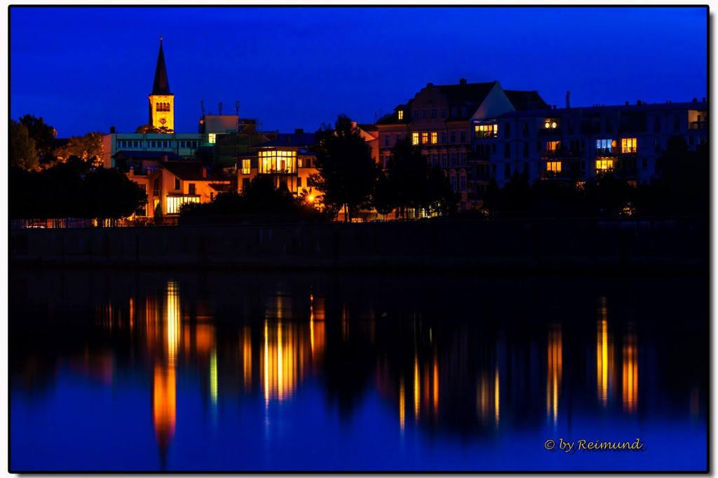 Magdeburg - nächtlicher Blick über die Elbe