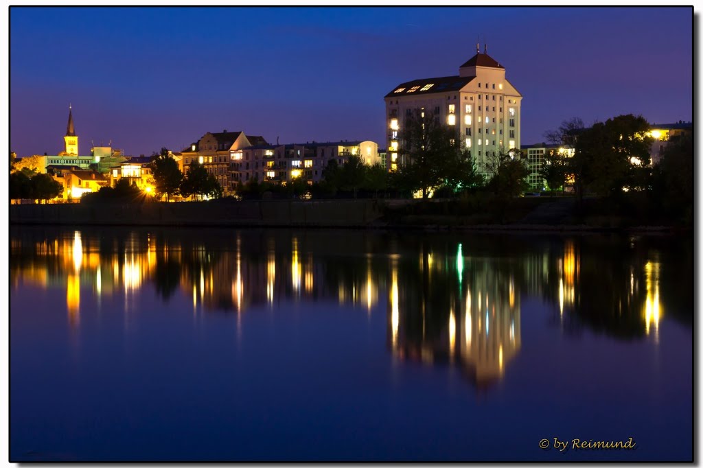 Magdeburg - Spiegelungen zur Blauen Stunde