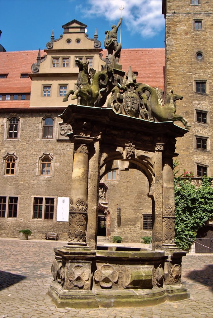 Brunnen Schlosshof Merseburg