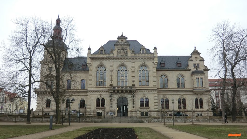 Bild (1)  Das * Ständehaus Merseburg *.  Eine  Ansicht  vom   > Schloßgarten  >  aus