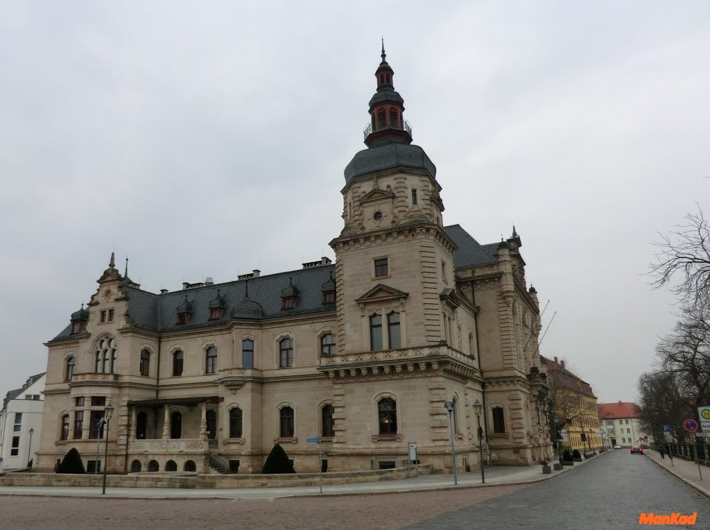 Bild (2)  Das * Ständehaus Merseburg*.  Eine  Seitenansicht  vom   > Domplatz  <  aus