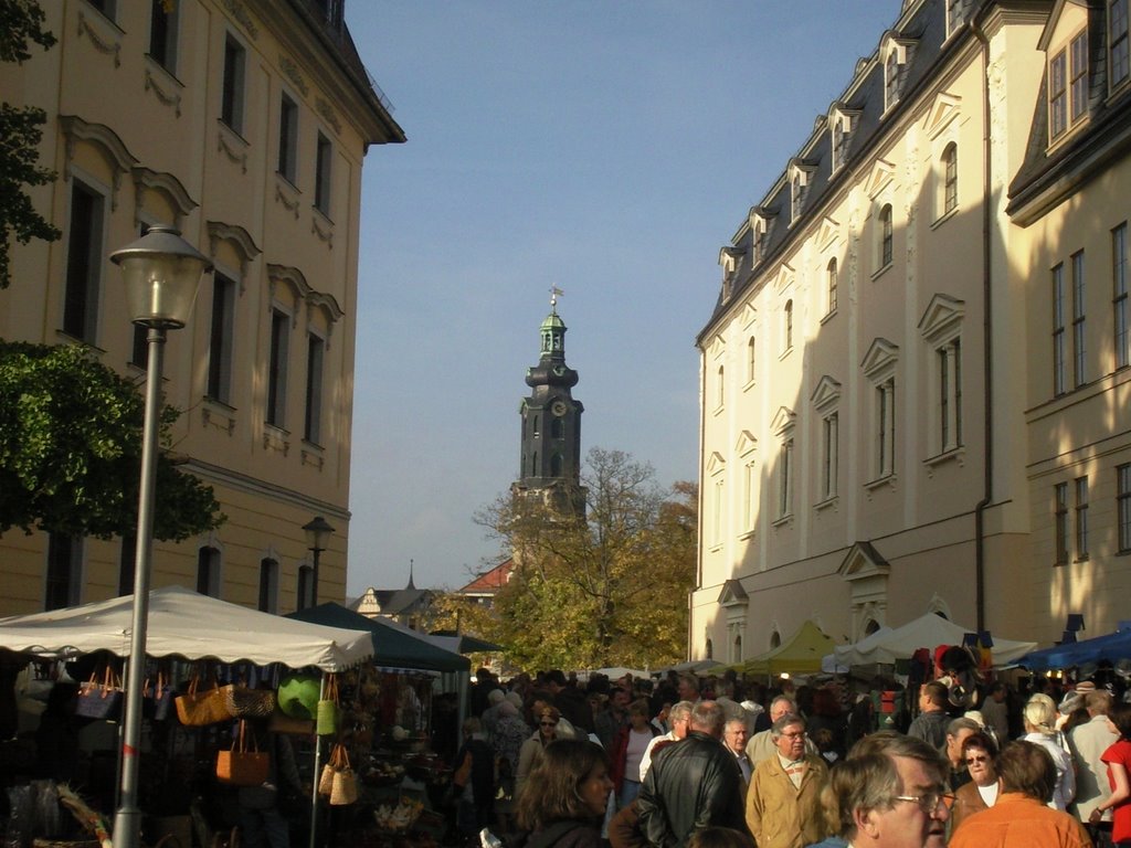 Weimar - links: Hochschule für Musik Franz Liszt, mitte: Weimarer Stadtschloss, rechts: Herzogin Anna Amalia Bibliothek und das alles zum Weimarer Zwiebelmarkt 2008.