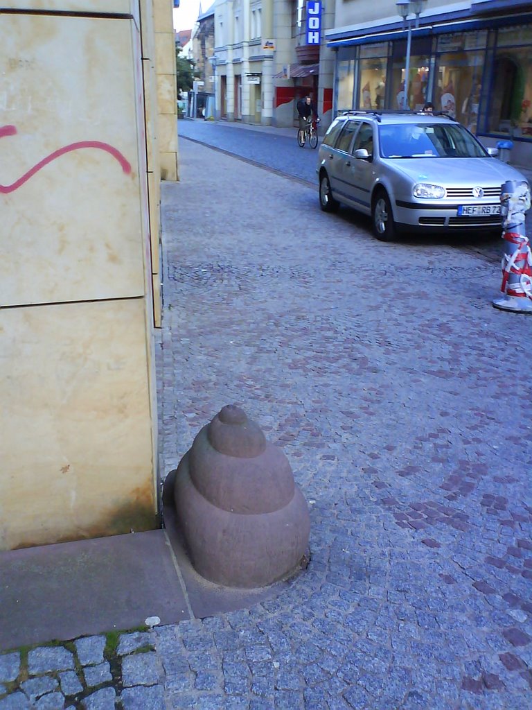 Es ist aus Stein