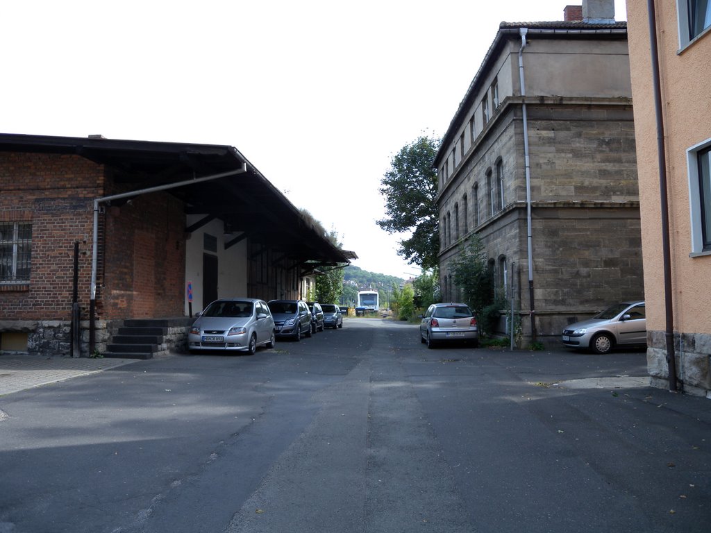 hinterm Bahnhof