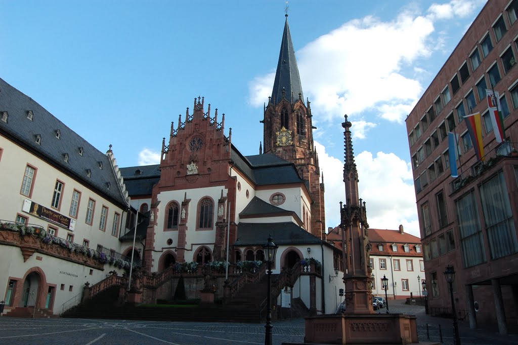 Aschaffenburg - Stiftskirche  & Rathaus