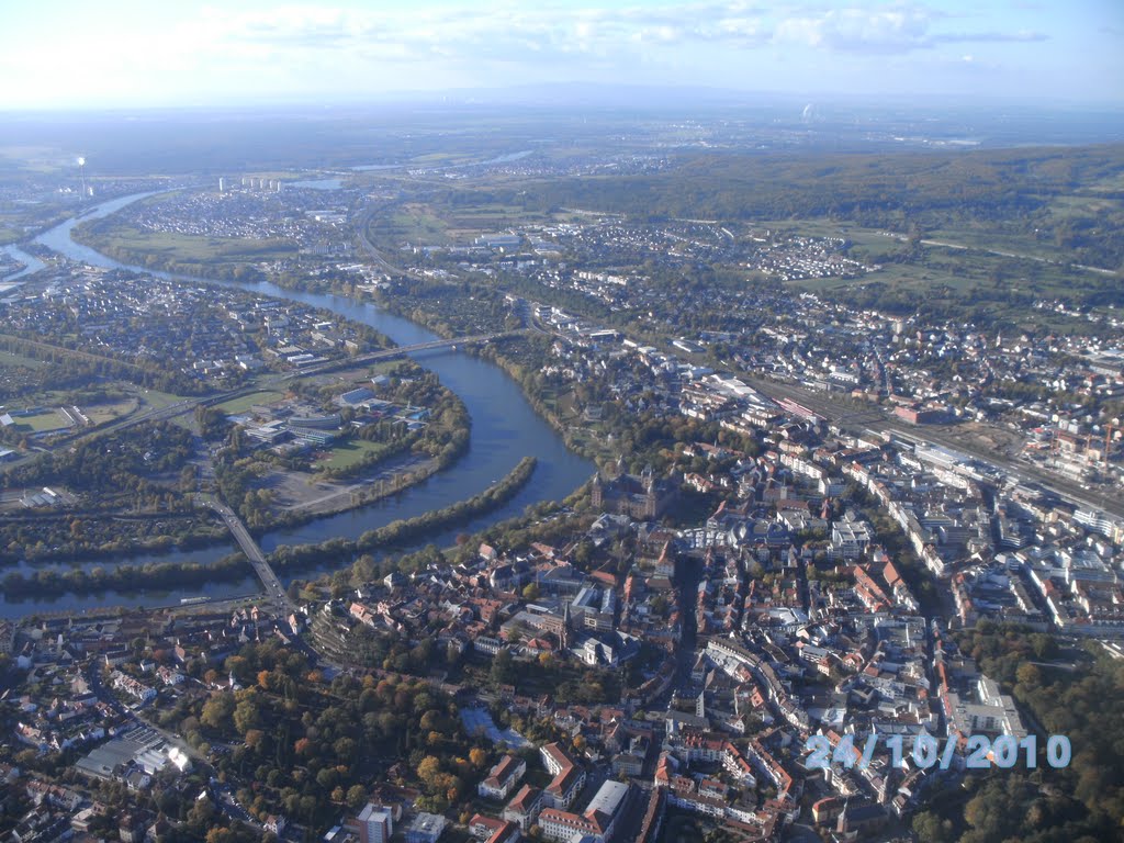 Mainbogen mit Schloss bei Aschaffenburg