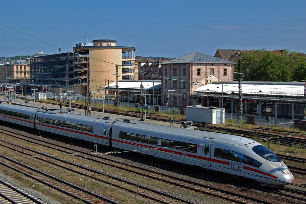 Aschaffenburg - ROB , Parkhaus und Hauptbahnhof mit ICE