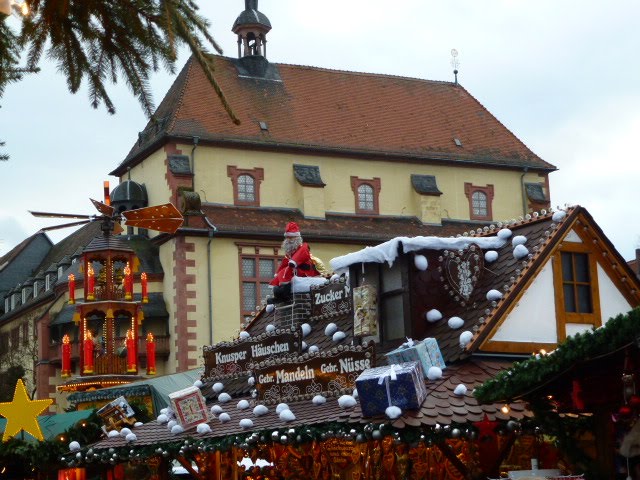 Historic Aschaffenburg: Inside the christmas market