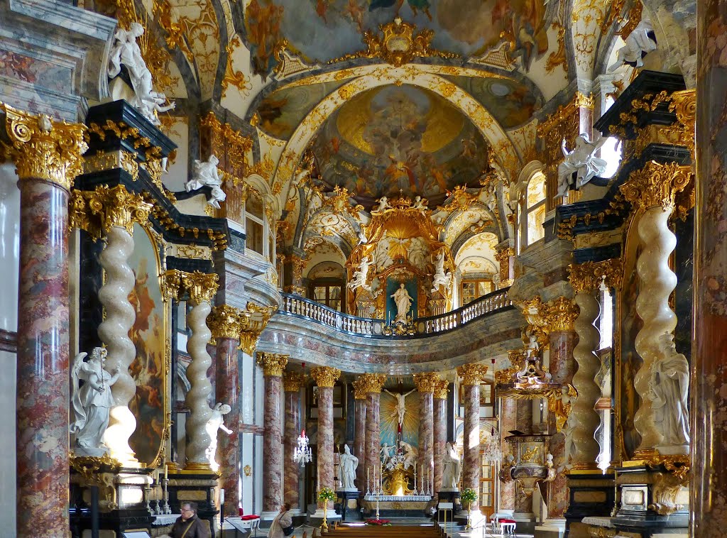 Die Hofkirche der Würzburger Residenz - vollkommene barocke Harmonie / The Court Capel of the Würzburg Residence in Perfect Baroque Harmony/ Please Enlarge