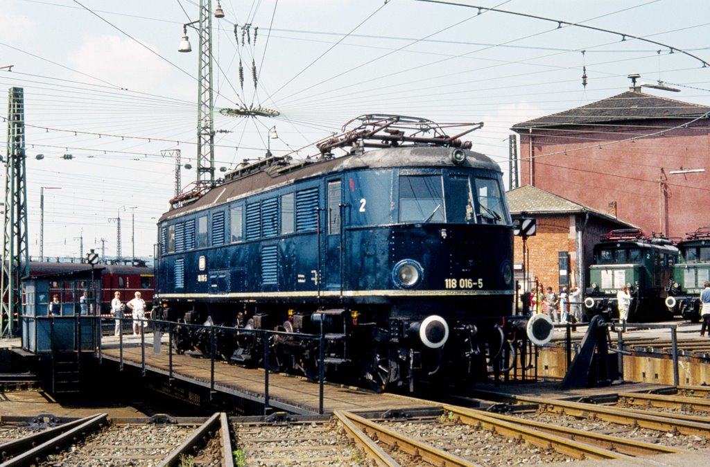 118 016 im BW Würzburg (1984) (pb)