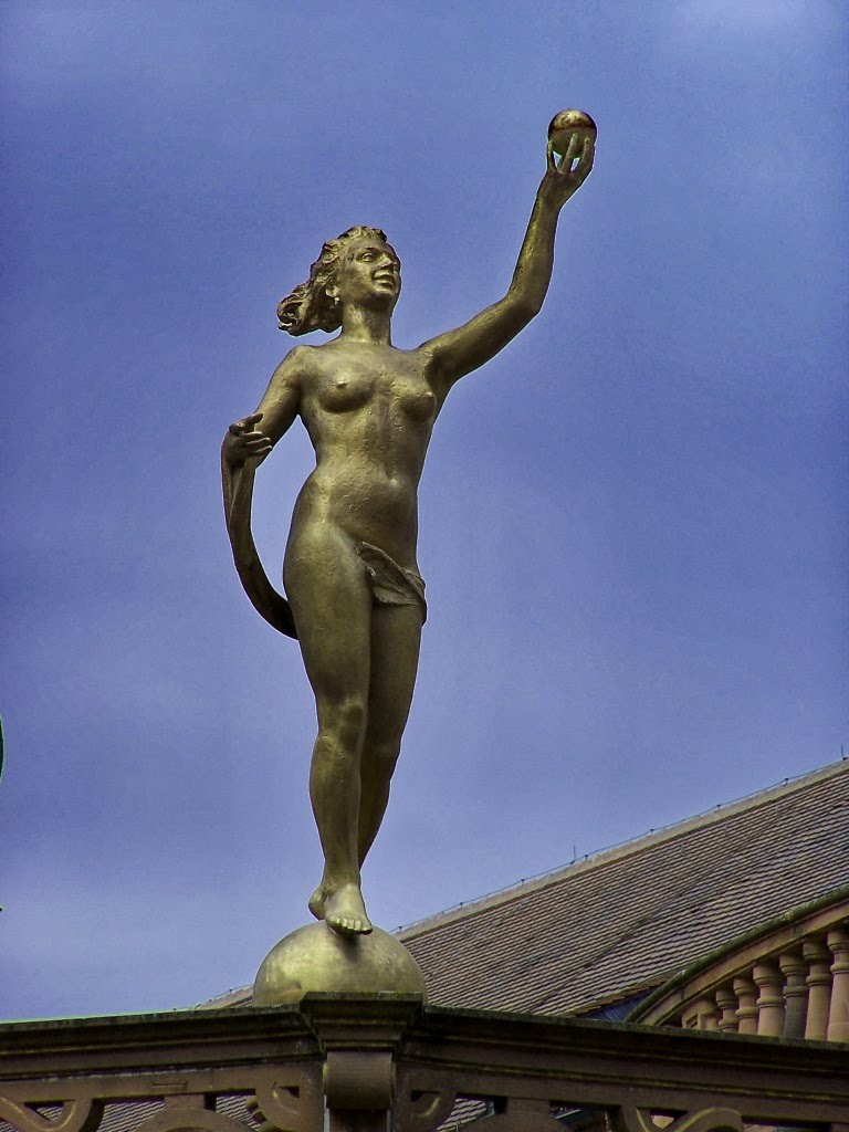 Brunnenhaus, Festung Marienberg, Würzburg - A kútház dísze, Marienberg vára, Würzburg