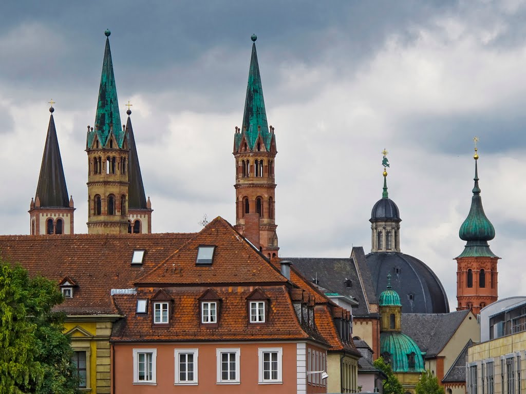 Türme über den Dächern von Würzburg.