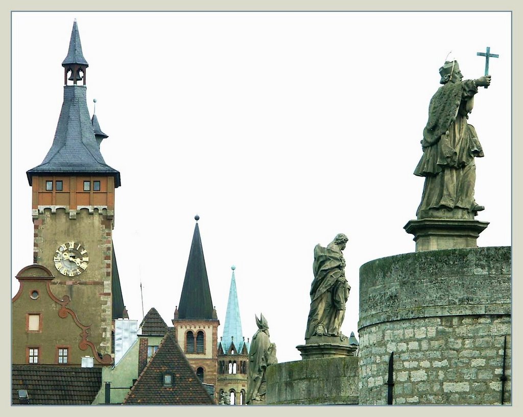 Viele Türme und Brückenfiguren
