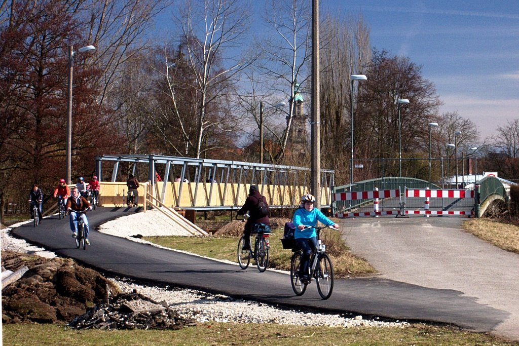 Niegelnagelneuer Steg