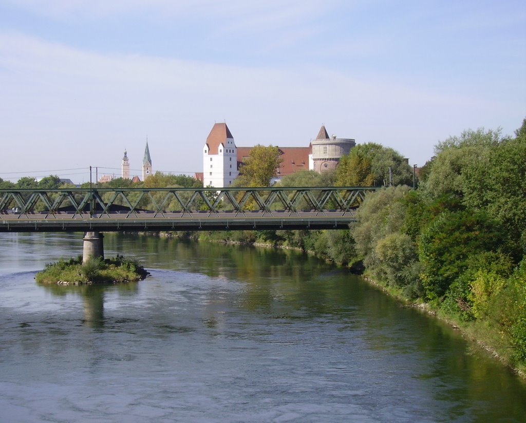 I.-Schloss ,Kirche und  Donau-Brücke