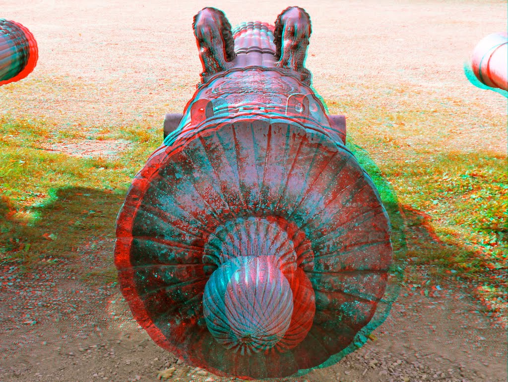 Anaglyphe - Ingolstadt, Schloss, Kanone im Innenhof